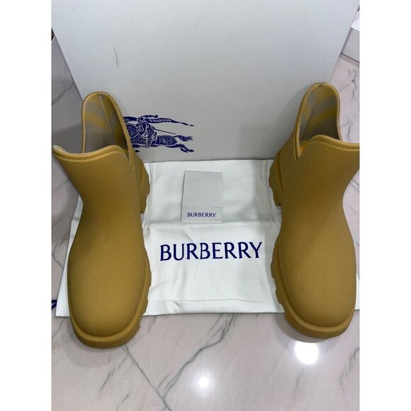 Burberry Ray Rain Boots in Manilla 44 New with Box Mens Marsh Ankle Shoe - Picture 7 of 16